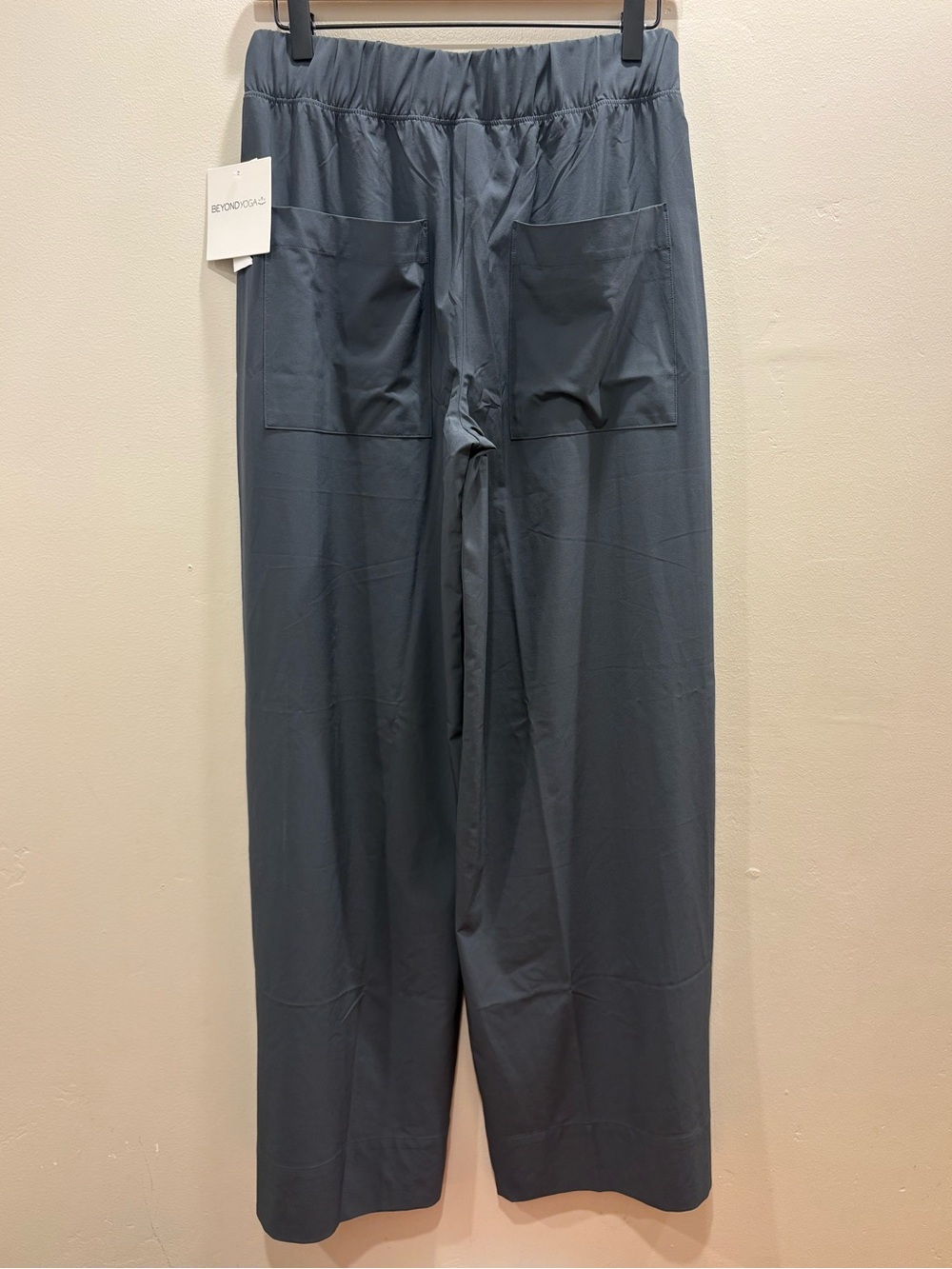 Beyond Yoga Easy Wide Leg Pants Slate Green NWT Small 31” - Picture 3 of 9